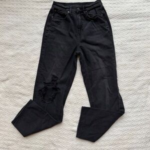 Women’s Size 2 American Eagle Black Ripped Straight Leg Jeans